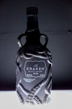 Se Pintan Las Calles Con La Nueva Botella The Kraken Ceramic | Mi ...